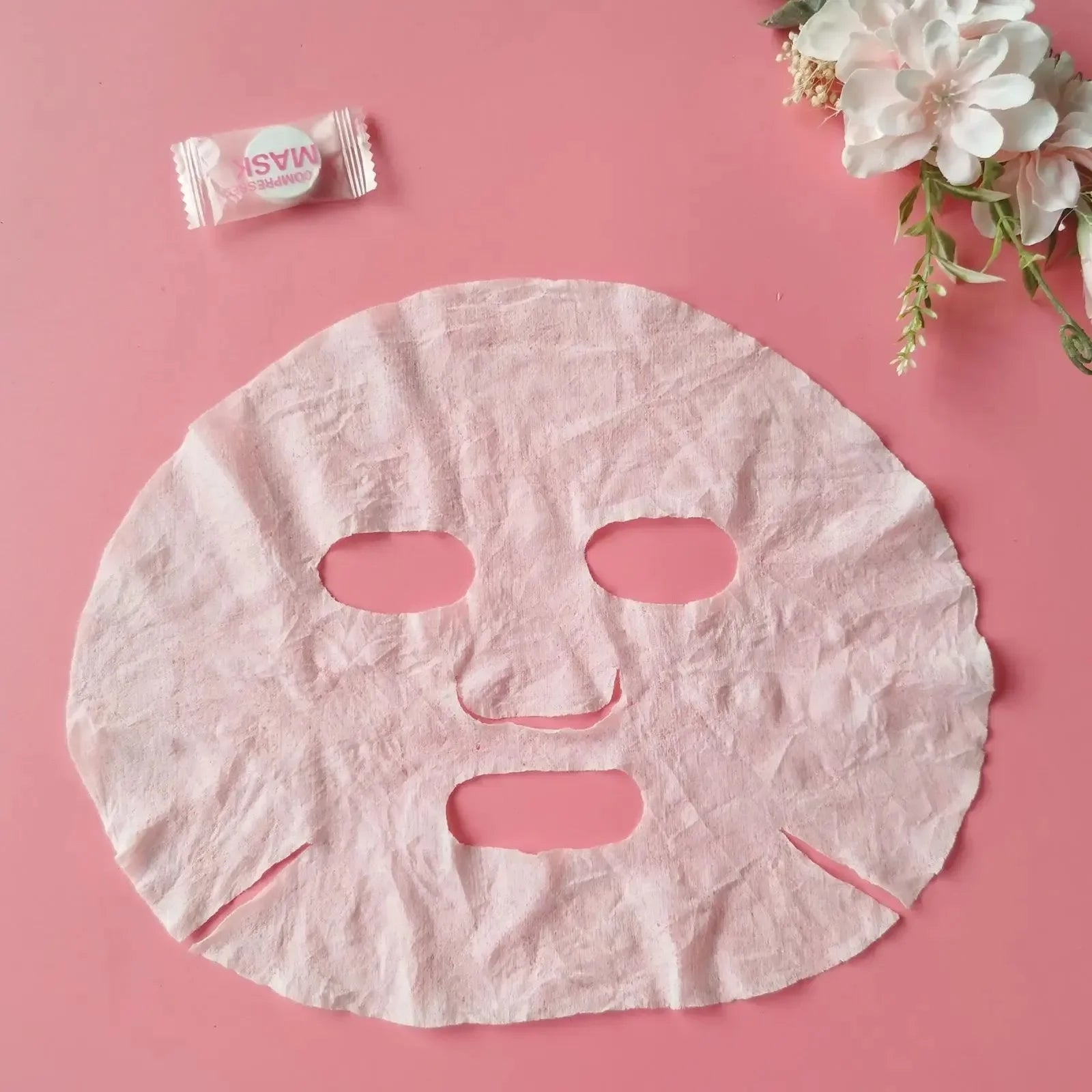 30/50 Pcs Disposable Compressed Mask Skin Care Portable Travel Non-woven Mask Face She close-up view