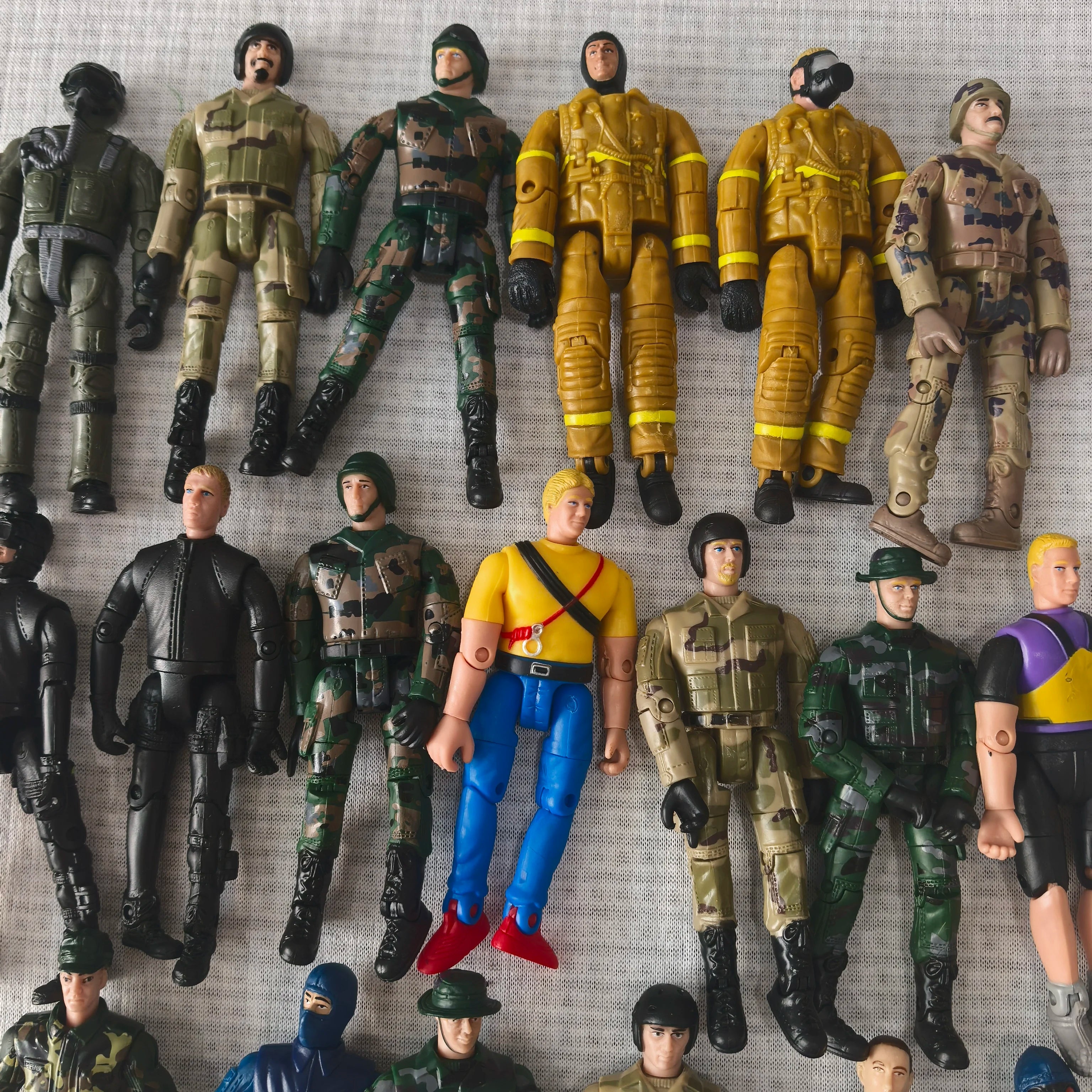 Elite Force Military Action Figures – 5pcs 10cm Soldier Model Set - Onlytenbucks.com