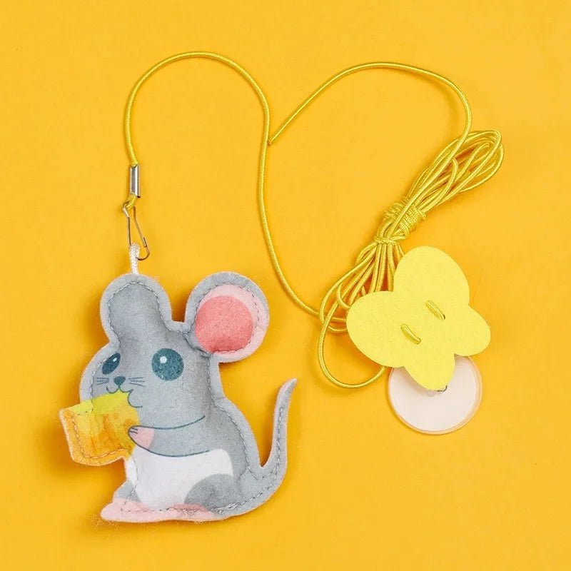 Interactive Hanging Cat Toy – Feather and Rope Teaser - Onlytenbucks.com