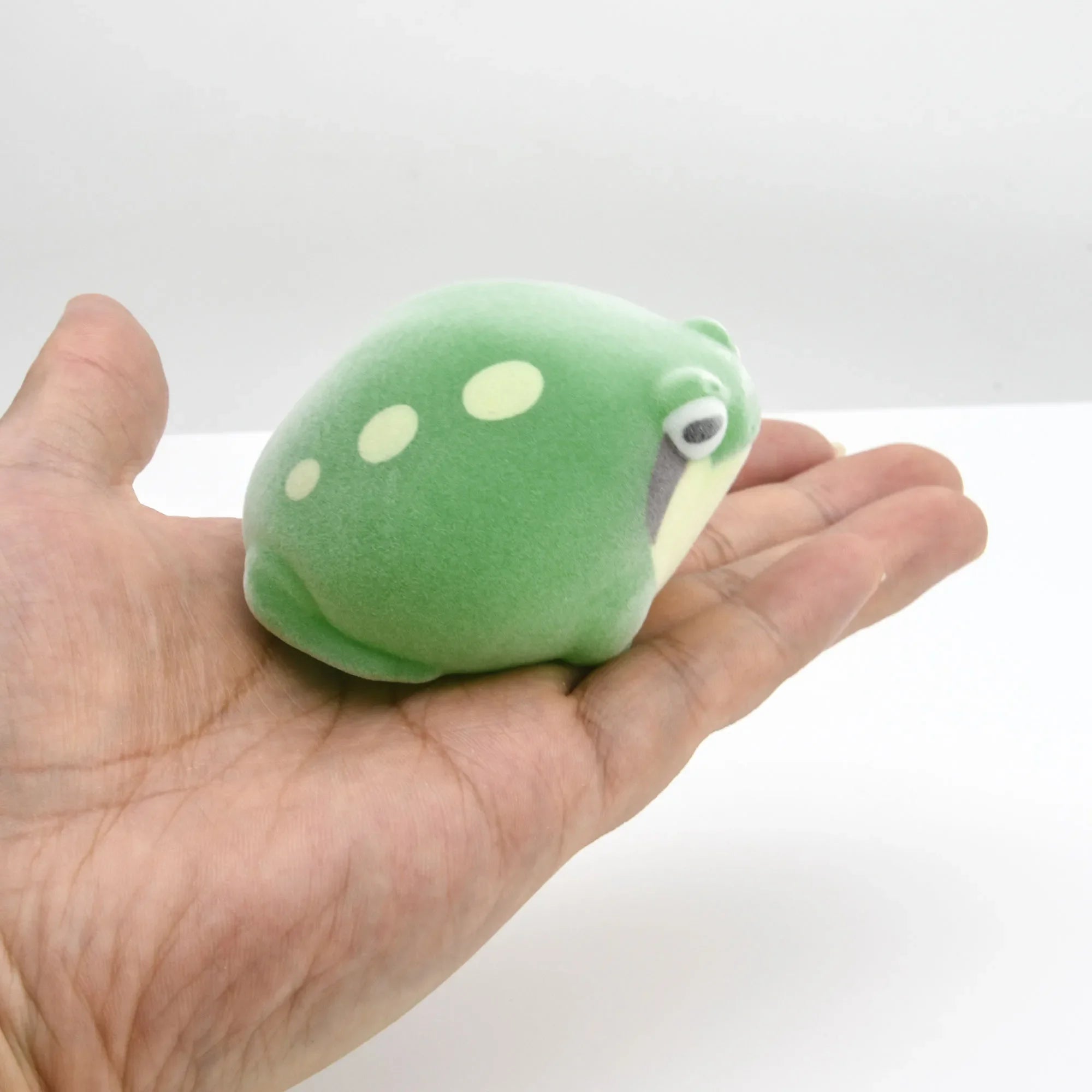 TOY Flocking Frog Gashapon Capsule Toys – Mini Squishy Figurines - Onlytenbucks.com