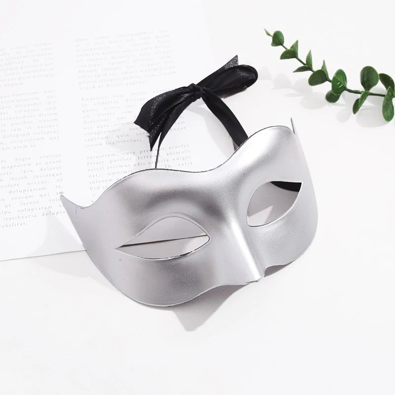 Masquerade Half Face Mask – Elegant Black &amp; White Retro Design - Onlytenbucks.com
