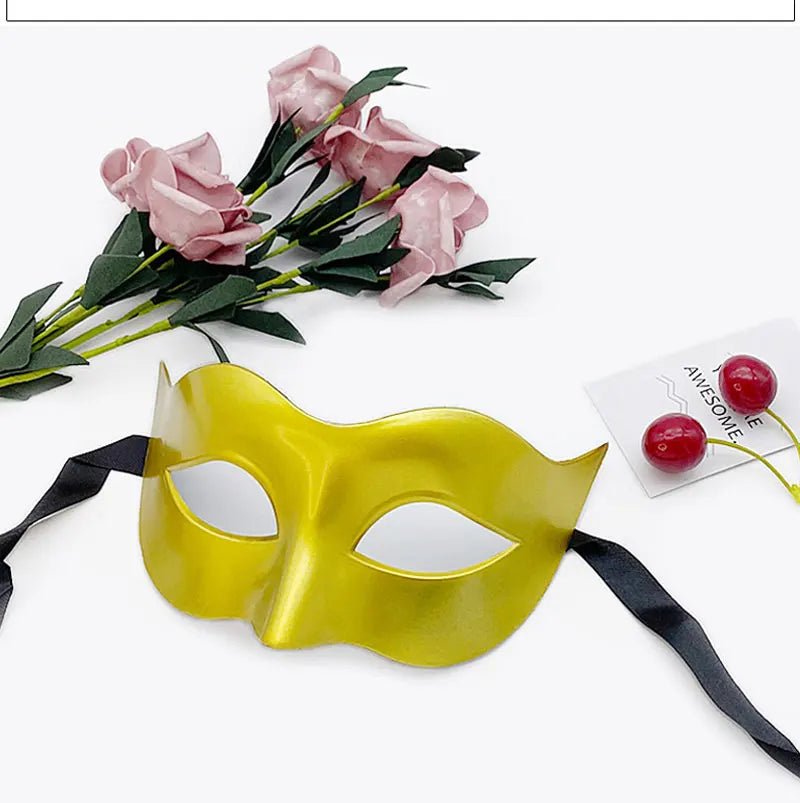 Masquerade Half Face Mask – Elegant Black &amp; White Retro Design - Onlytenbucks.com