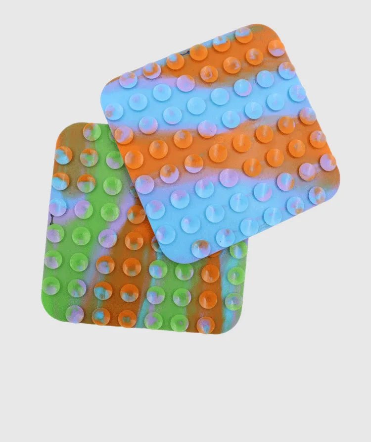 Pet Lick Mat – Silicone Slow Feeder Plate with Suction Cups - Onlytenbucks.com