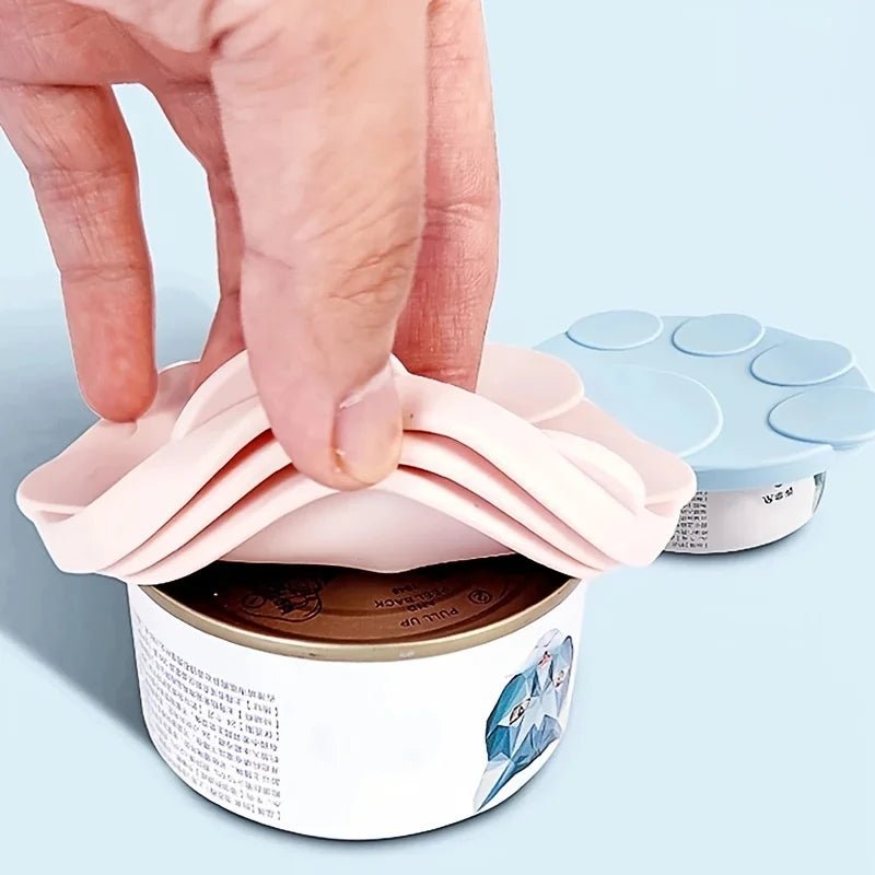 Portable Silicone Pet Food Lid and Spoon Set – 2 - in - 1 Can Cover and Sealer - Onlytenbucks.com