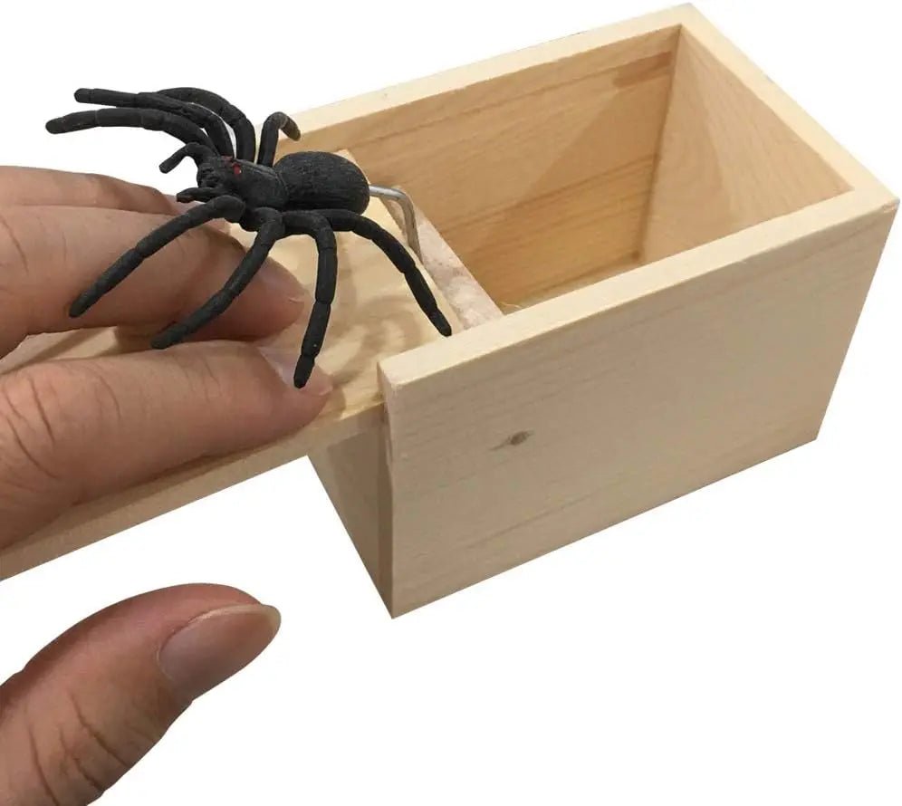 Wooden Spider Prank Box – Surprise Insect Joke - Onlytenbucks.com